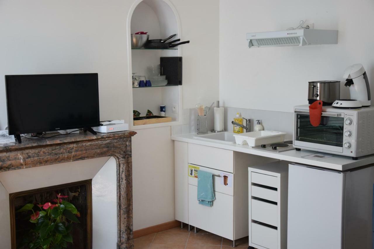 Joli Studio Plein Centre De Milly La Foret Екстер'єр фото